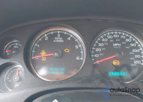 2008 Chevrolet Suburban 1500 Lt z USA, uszkodzony, nr VIN 1GNFK16328J165833